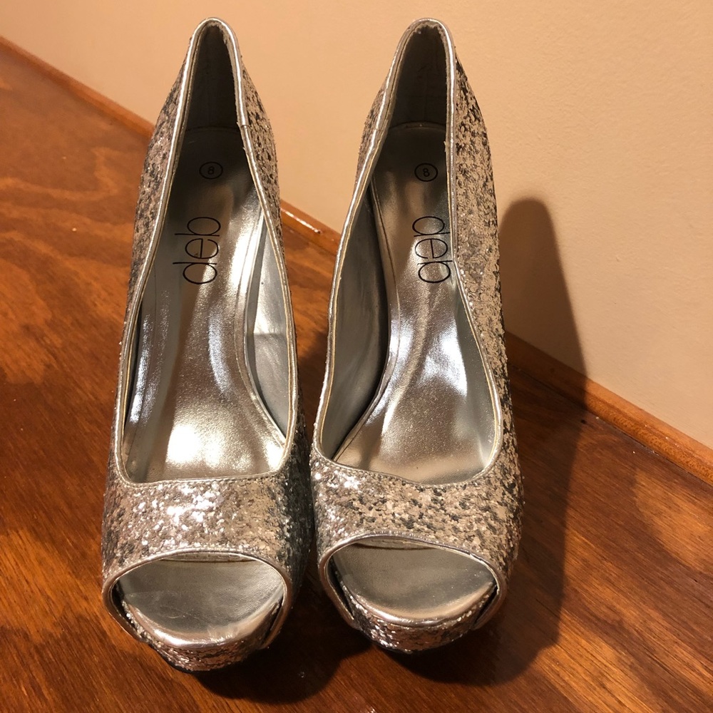 High heels size 8
